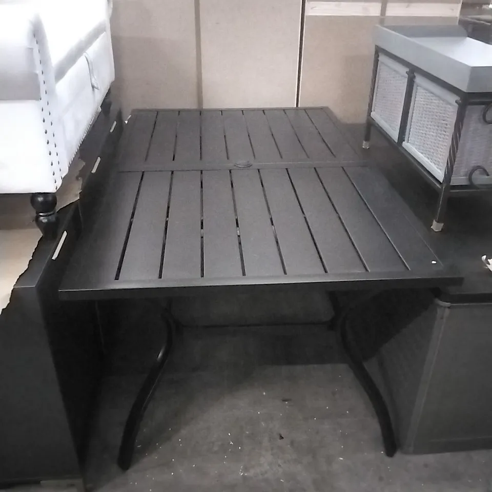 RECTANGULAR METAL OUTDOOR DINING TABLE - BLACK 