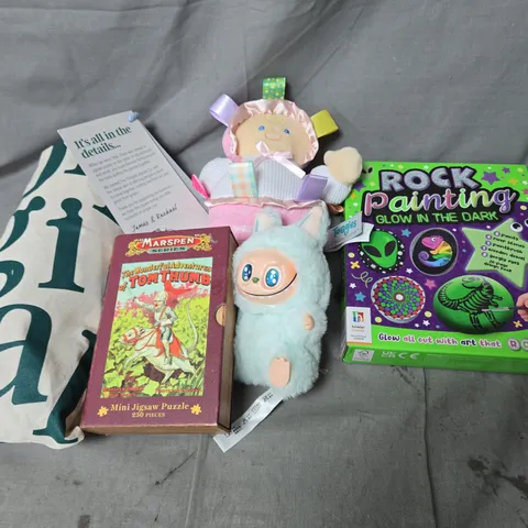 LARGE QUANTITY OF ASSORTED TOYS AND GAMES TO INCLUDE -LABUBU, TEDDIES AND ROCK PAINTING
