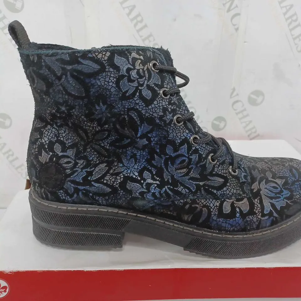 BOXED PAIR OF RIEKER LACE UP BOOTS IN DARK FLORAL SIZE 41