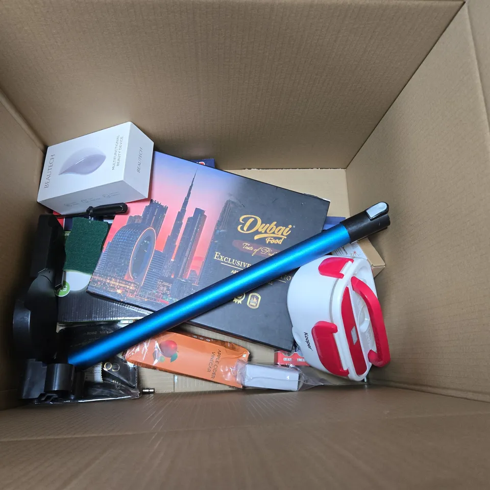 BOX OF APPROXIMATELY 10 HOUSEHOLD ITEMS TO INCLUDE HAIRBRUSHES, DOG WATER BOTTLE AND A MINI TOOL SET