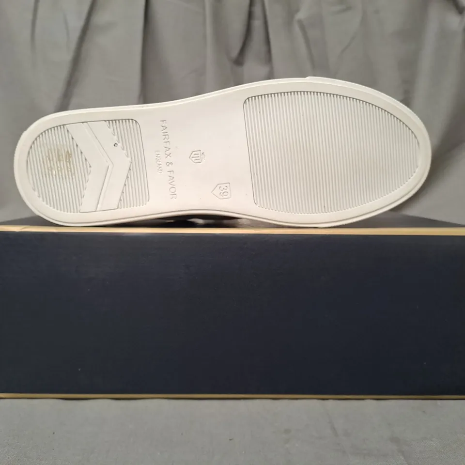 BOXED PAIR OF FAIRFAX & FAVOUR WOMENS ALEXANDRA TRAINERS IN WHITE UK SIZE 6