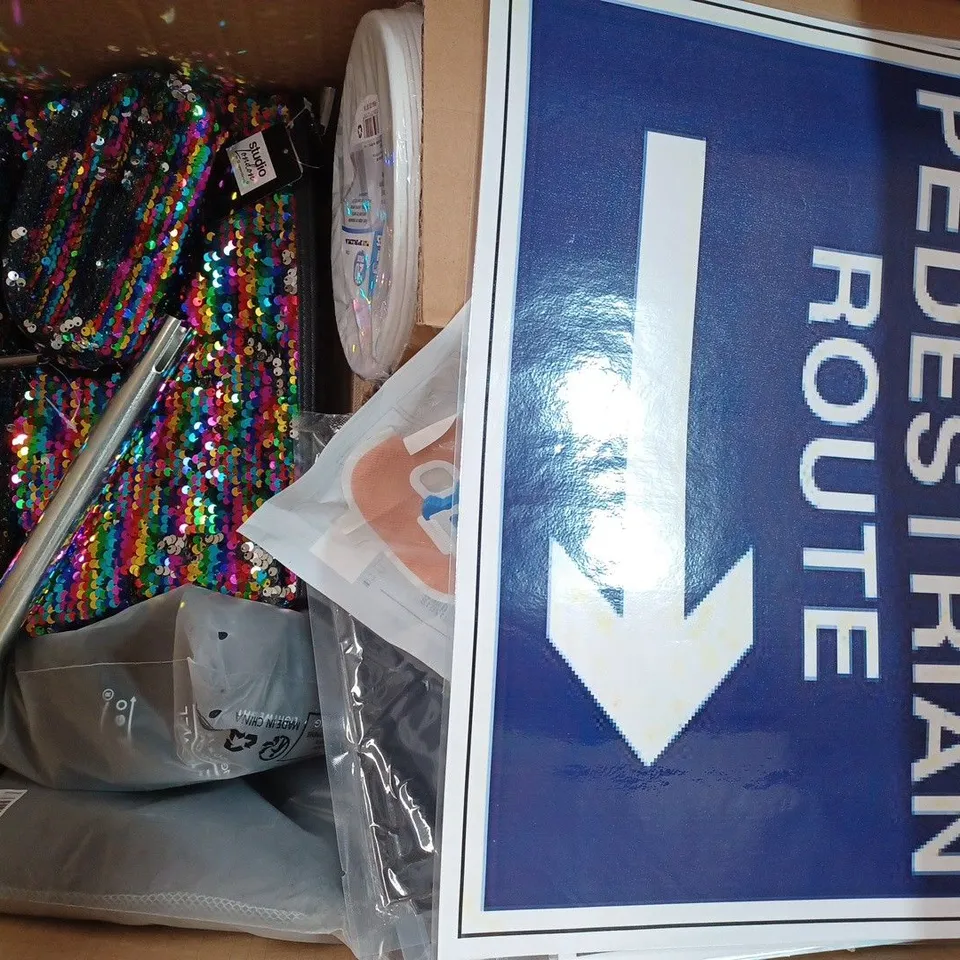 BOX OF APPROXIMATELY 20 ASSORTED HOUSEHOLD ITEMS TO INCLUDE WRAPMASTER CLING FILM (PVC), PEDESTRIAN CROSSING SIGN, ETC