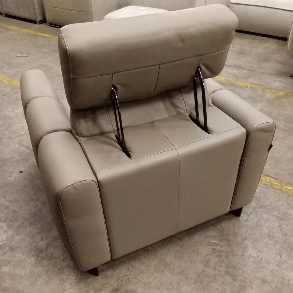QUALITY DESIGNER ITALIAN MADE CREMA SCALED DOWN LEATHER ARMCHAIR