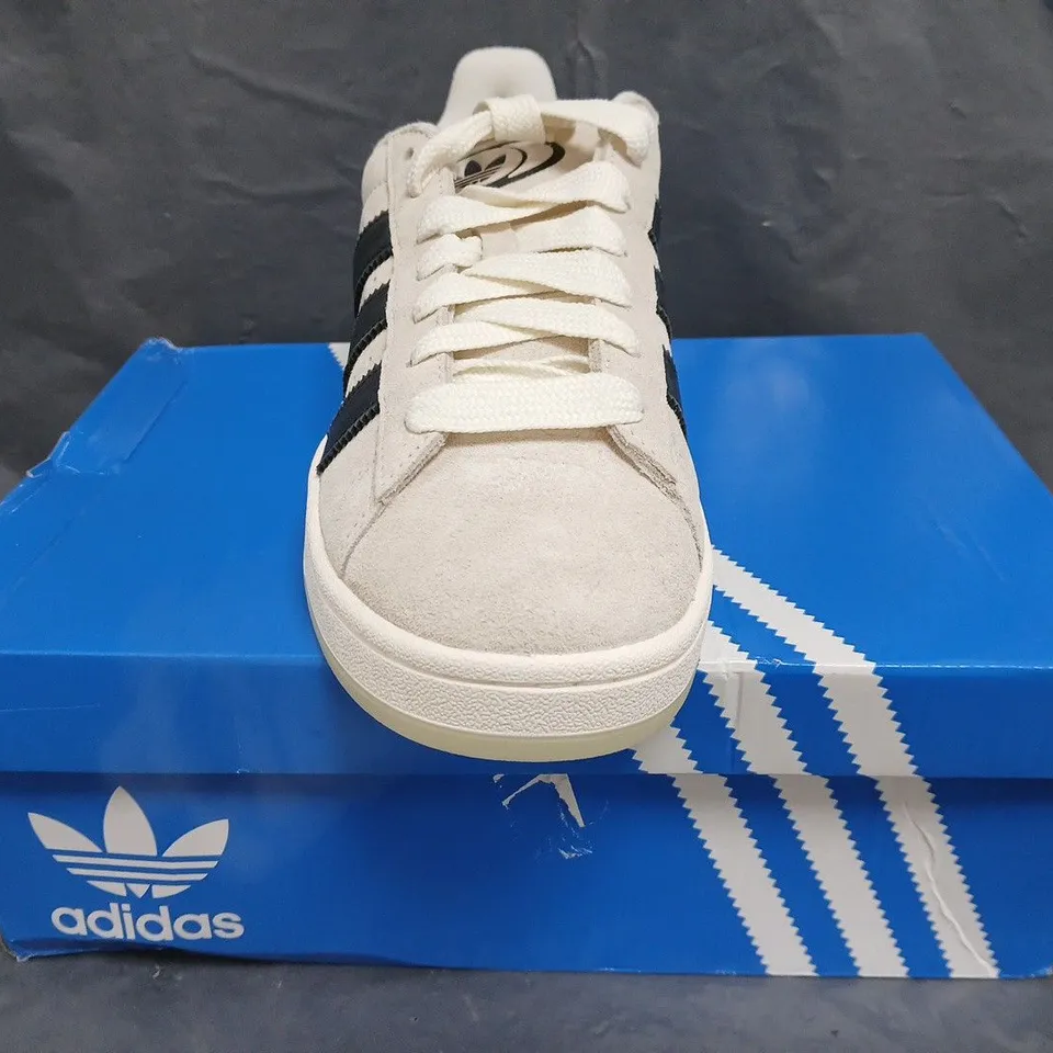 BOXED PAIR OF ADIDAS CAMPUS 00S SHOES IN OFF-WHITE/BLACK SIZE 9