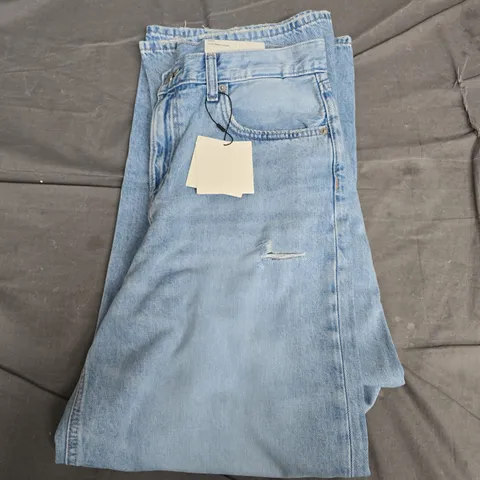 Calvin Klein Jeans – Low Rise Loose Jeans, Light Wash Denim - 29