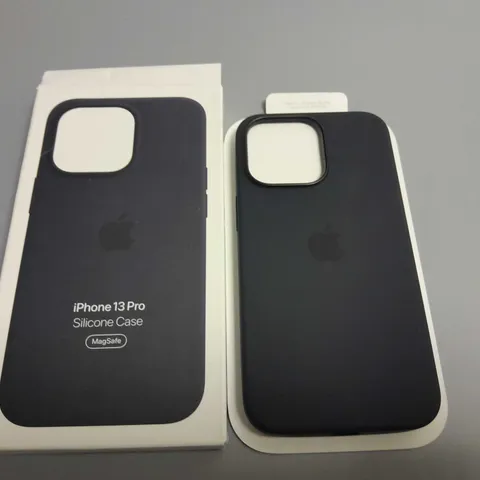 APPLE IPHONE 13 PRO SILICONE CASE IN MIDNIGHT
