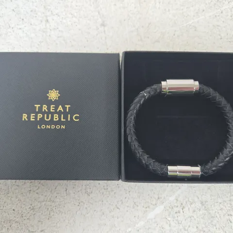TREAT REPUBLIC LONDON MENS LEATHER BRACELET