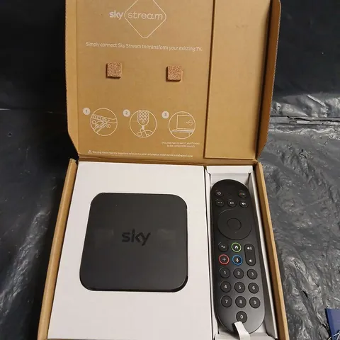 SKY STREAM STREAMING MEDIA PLAYER WITH REMOTE - BOXED