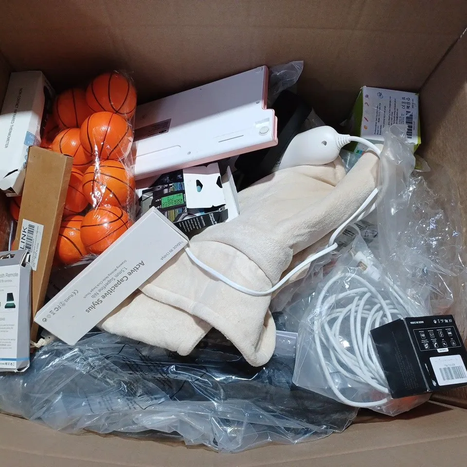 BOX OF APPROX 20 ASSORTED ITEMS TO INCLUDE - EARLY CARD EDUCATION DEVICE - CARD HOLDER - THERMOMETER ECT