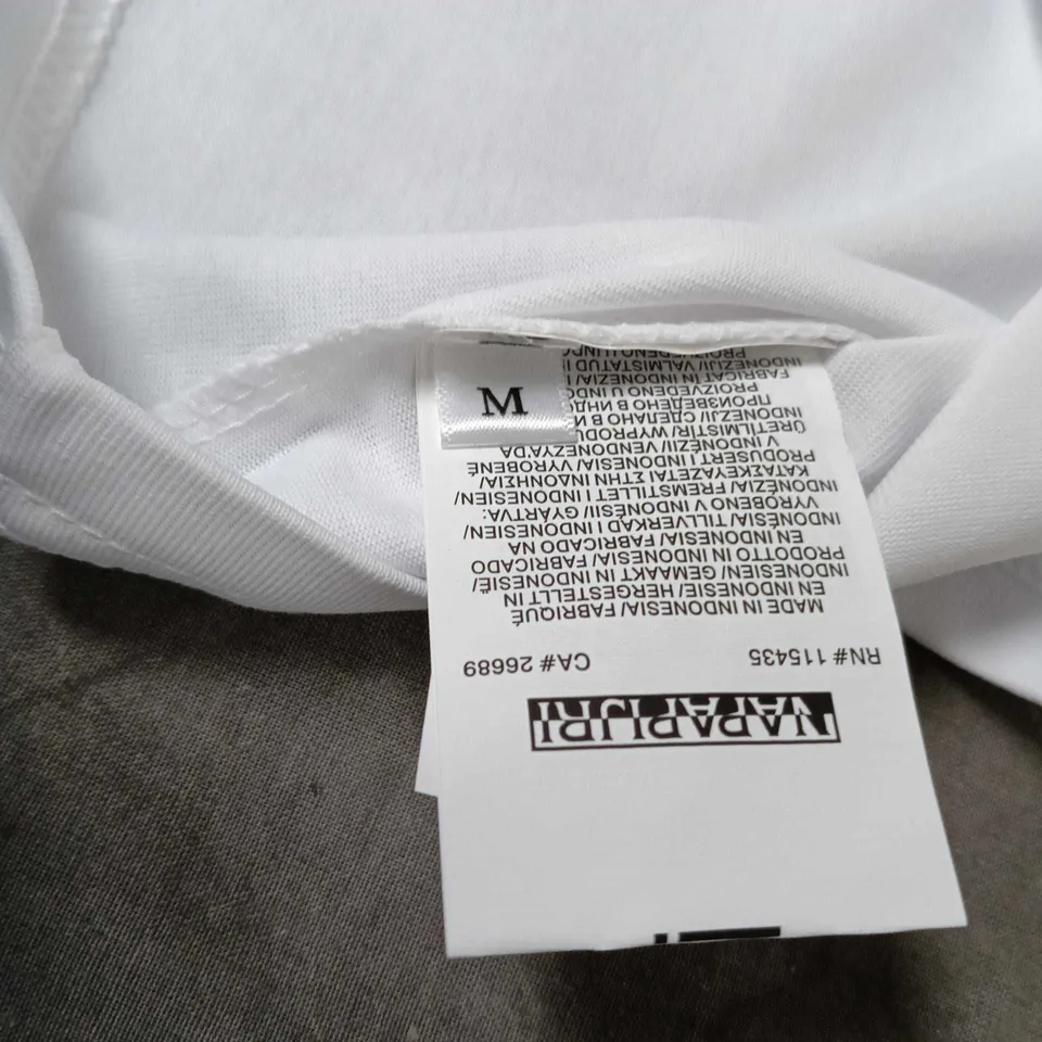 NAPAPIJRI GEOGRAPHIC WHITE T-SHIRT – SIZE M
