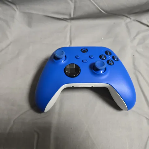 XBOX WIRELESS CONTROLLER 