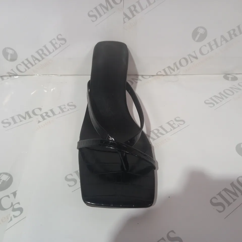 BOXED PAIR OF DESIGNER SQUARE TOE LOW HEEL SANDALS IN BLACK EU SIZE 43