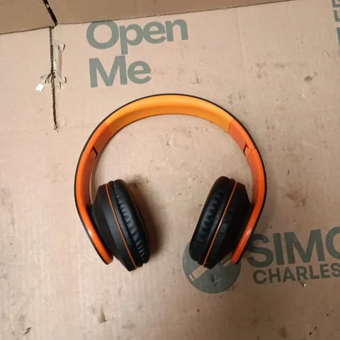 RYDOHI HEADPHONES – ORANGE HEADBAND, BLACK EARCUPS WITH CARRY CASE