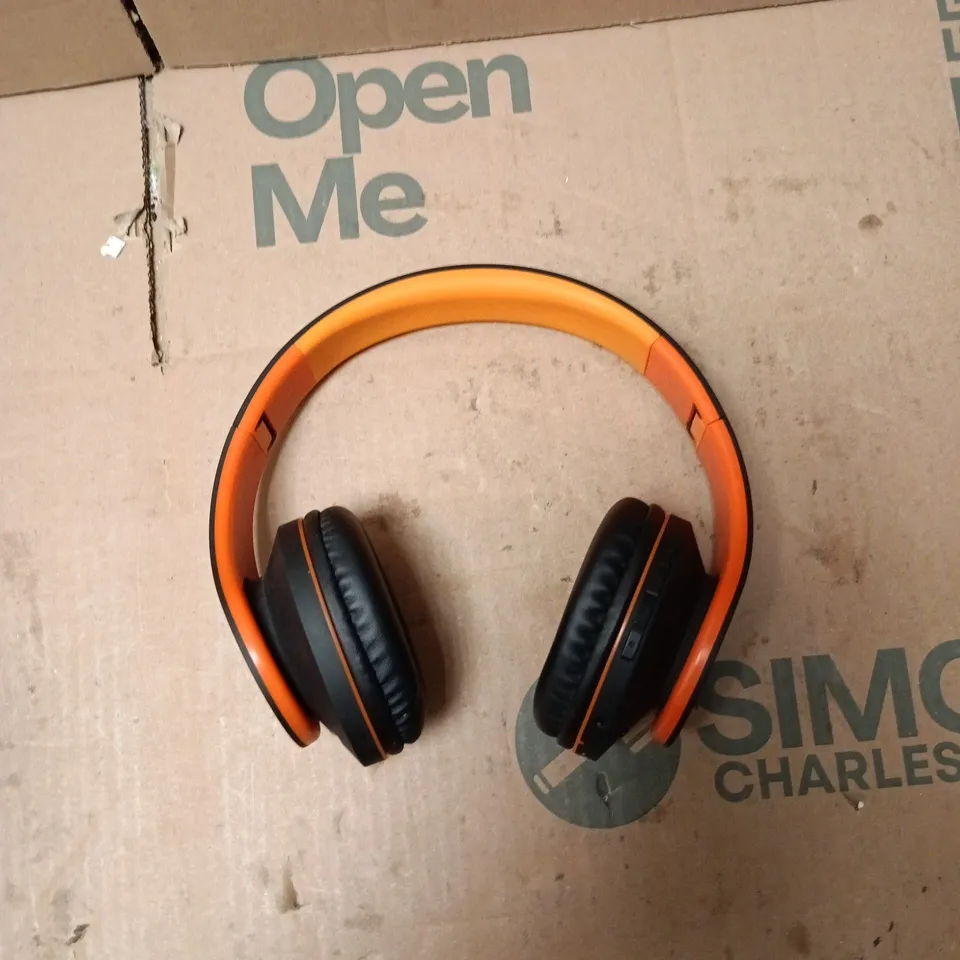 RYDOHI HEADPHONES – ORANGE HEADBAND, BLACK EARCUPS WITH CARRY CASE