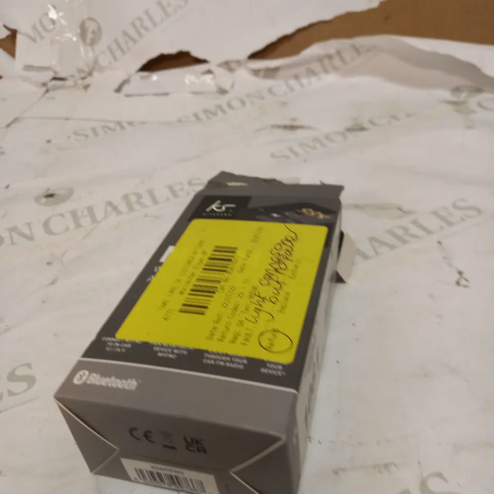 LOT OF 10 ASSORTED MOUSES , AUDIO CONNECTORS , EXFOLIATOR AND WEBCAMS