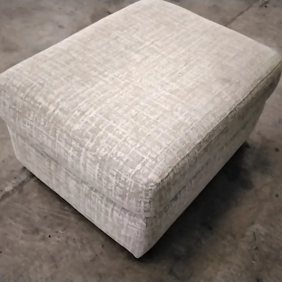 QUALITY BRITISH DESIGNED & MANUFACTURED G PLAN CHADWICK FOOTSTOOL SHORE OATMEAL FABRIC