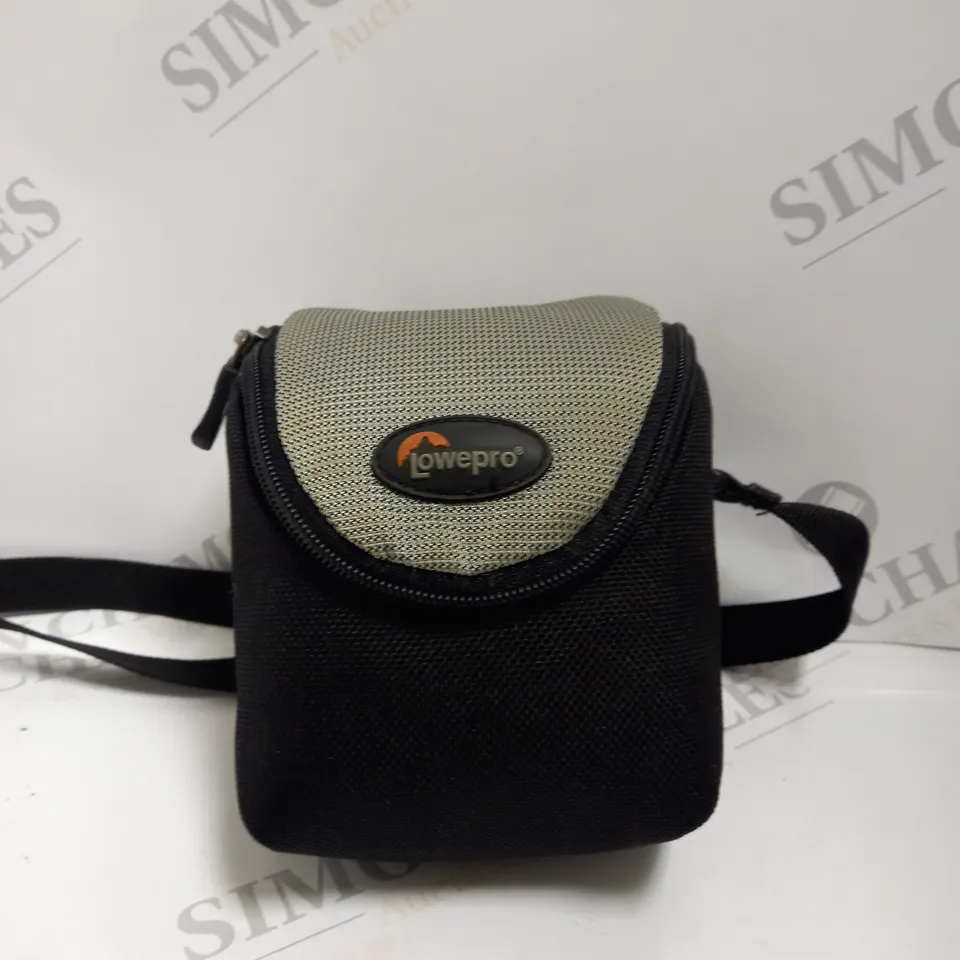BAGGED FUJIFILM E550 DIGITAL CAMERA WITH CASE