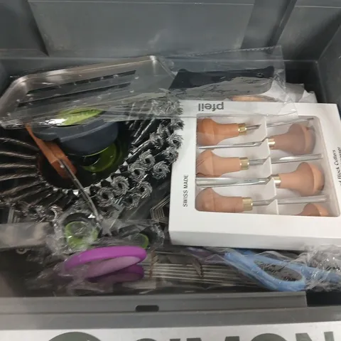APPROXIMATELY 15 ASSORTED HOUSEHOLD PRODUCTS 