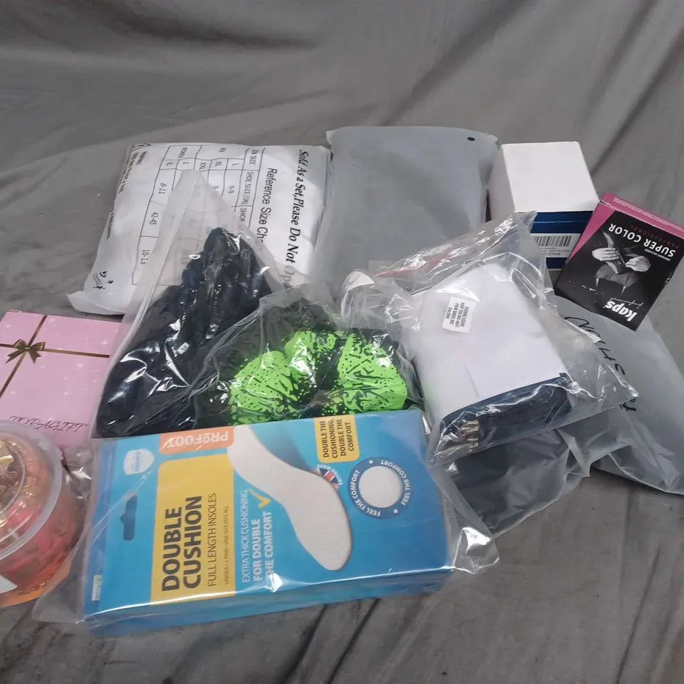 LARGE QUANTITY OF ASSORTED ITEMS TO INCLUDE INSOLES, WATCHES, CLOTHING, ETC - COLLECTION ONLY