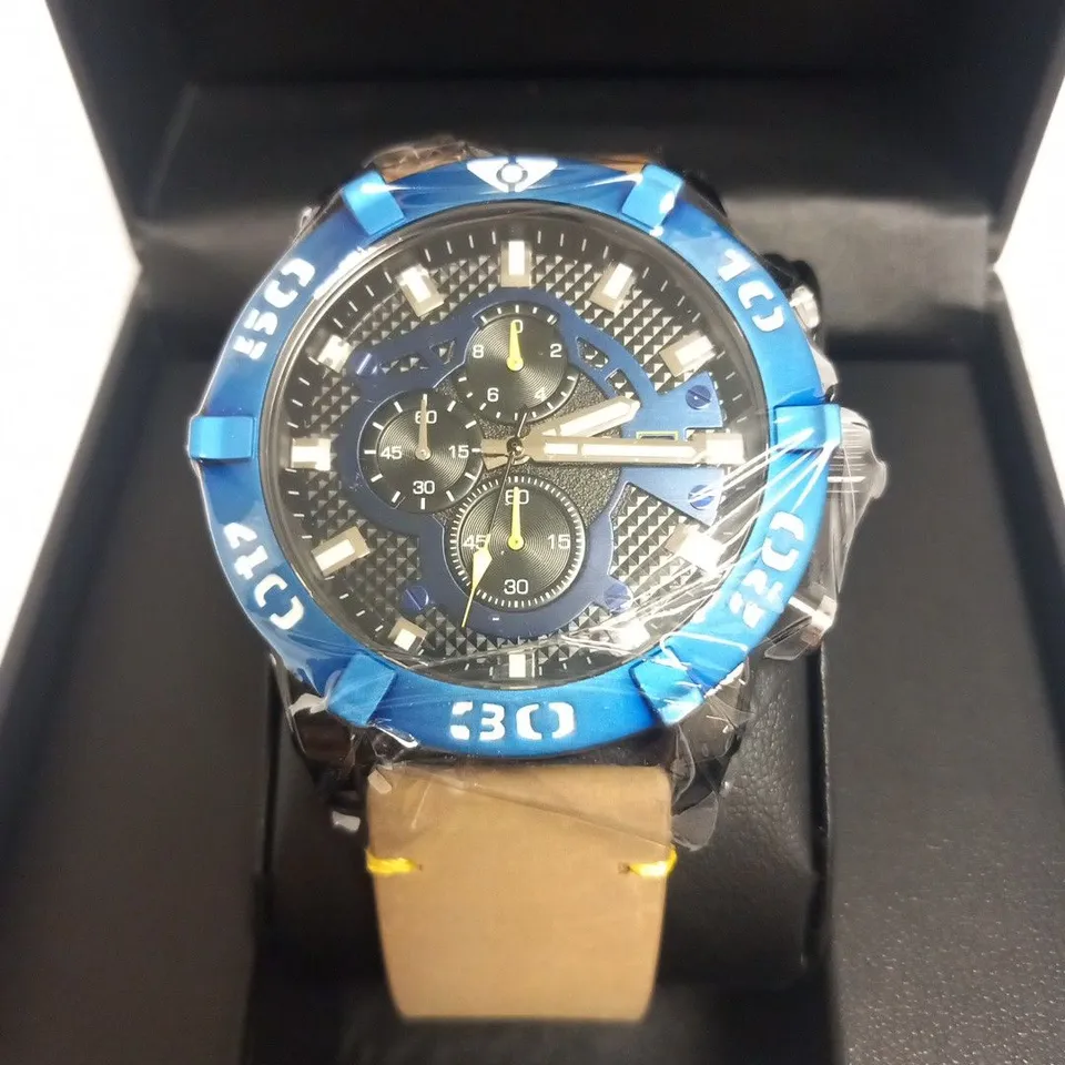 MEN’S LATOR CALIBRE L CHRONOGRAPH WATCH – 42 MM CASE – LEATHER STRAP – CHRONOGRAPH MOVEMENT WITH DATE FUNCTION 