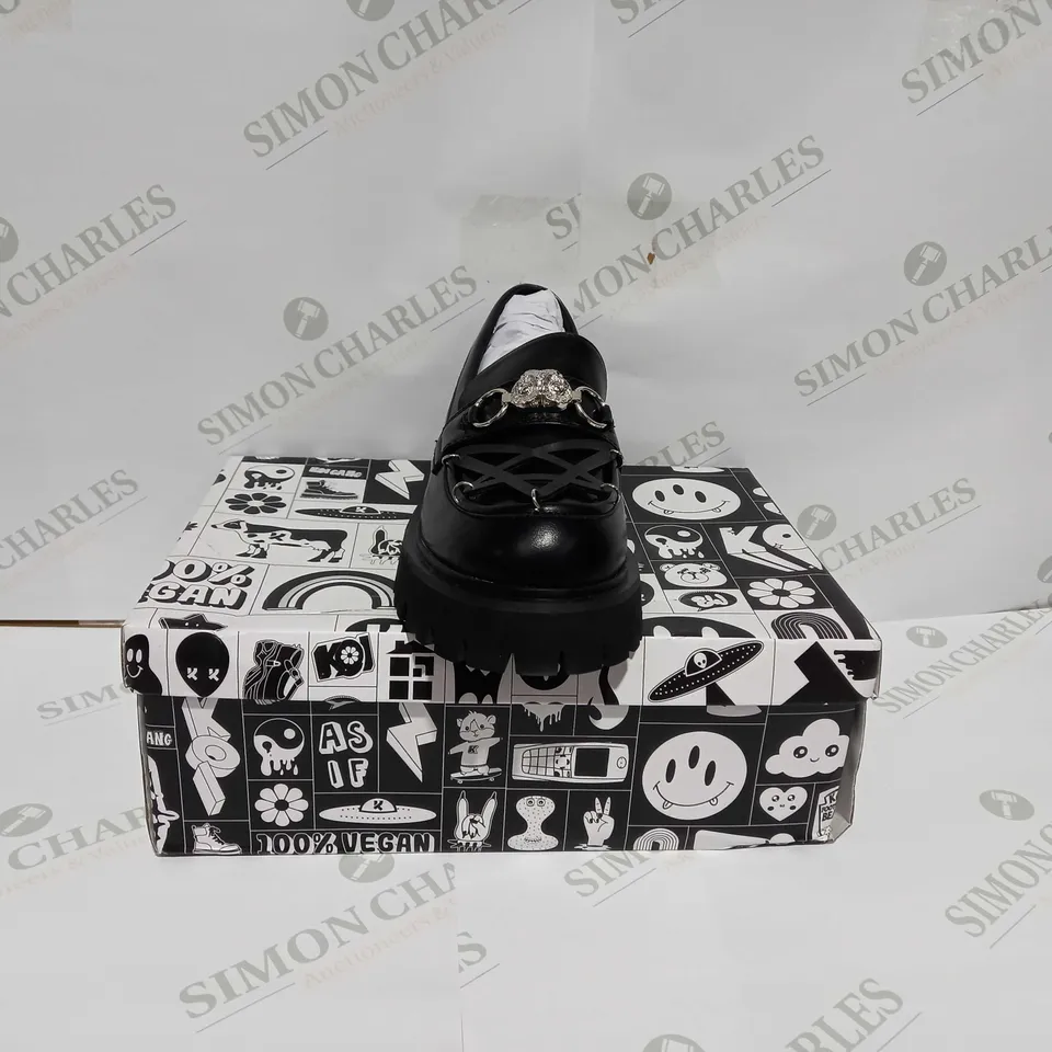 KOIGANG SILENT OWL PENTAGRAM LOAFERS IN BLACK - SIZE 5