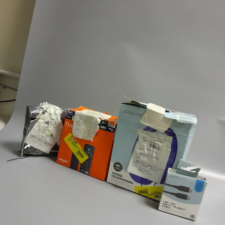 LOT OF APPROXIMATELY 10 ASSORTED ELECTRICAL ITEMS TO INCLUDE FIRE STICK , HEADPHONES AND PORTABLE CHARGERS