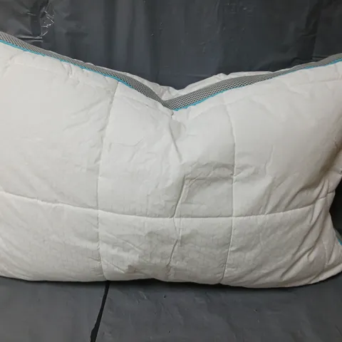 SIMBA PILLOW IN WHITE