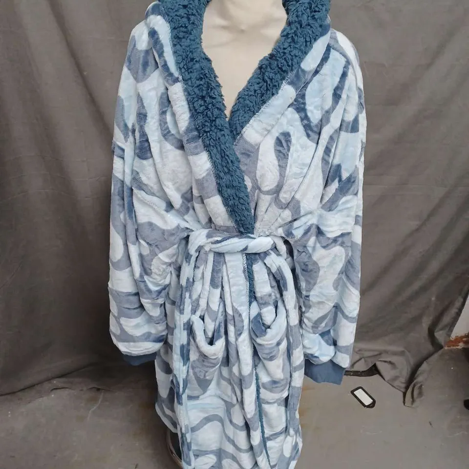 OODIE DRESSING GOWN IN BLUE MULTI SIZE L-XL