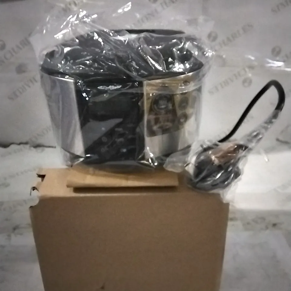 BOXED RUSSELL HOBBS BUCKINGHAM BRUSHED STEEL COFFEE MAKER 
