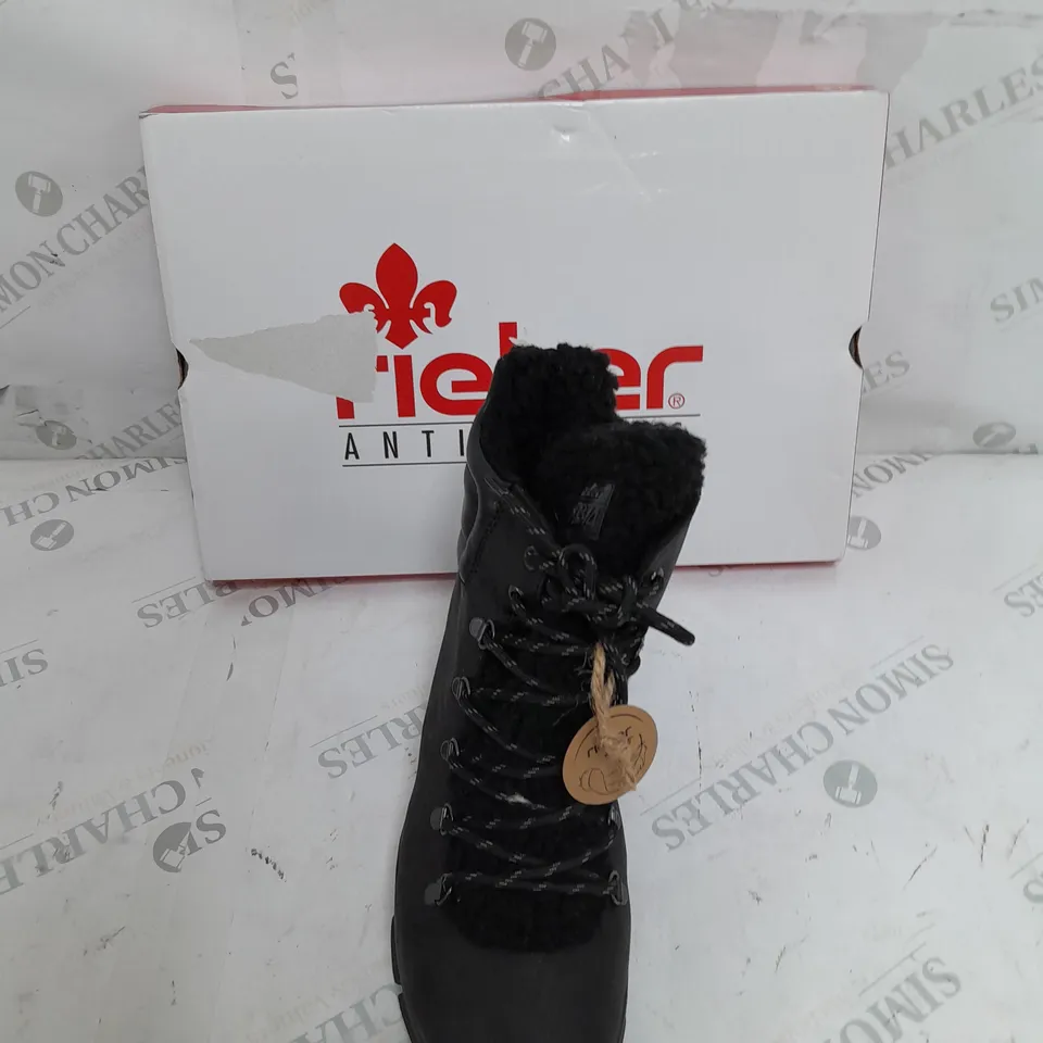 BOXED RIEKER CHUNKY BOOT IN BLACK - SIZE 7.5