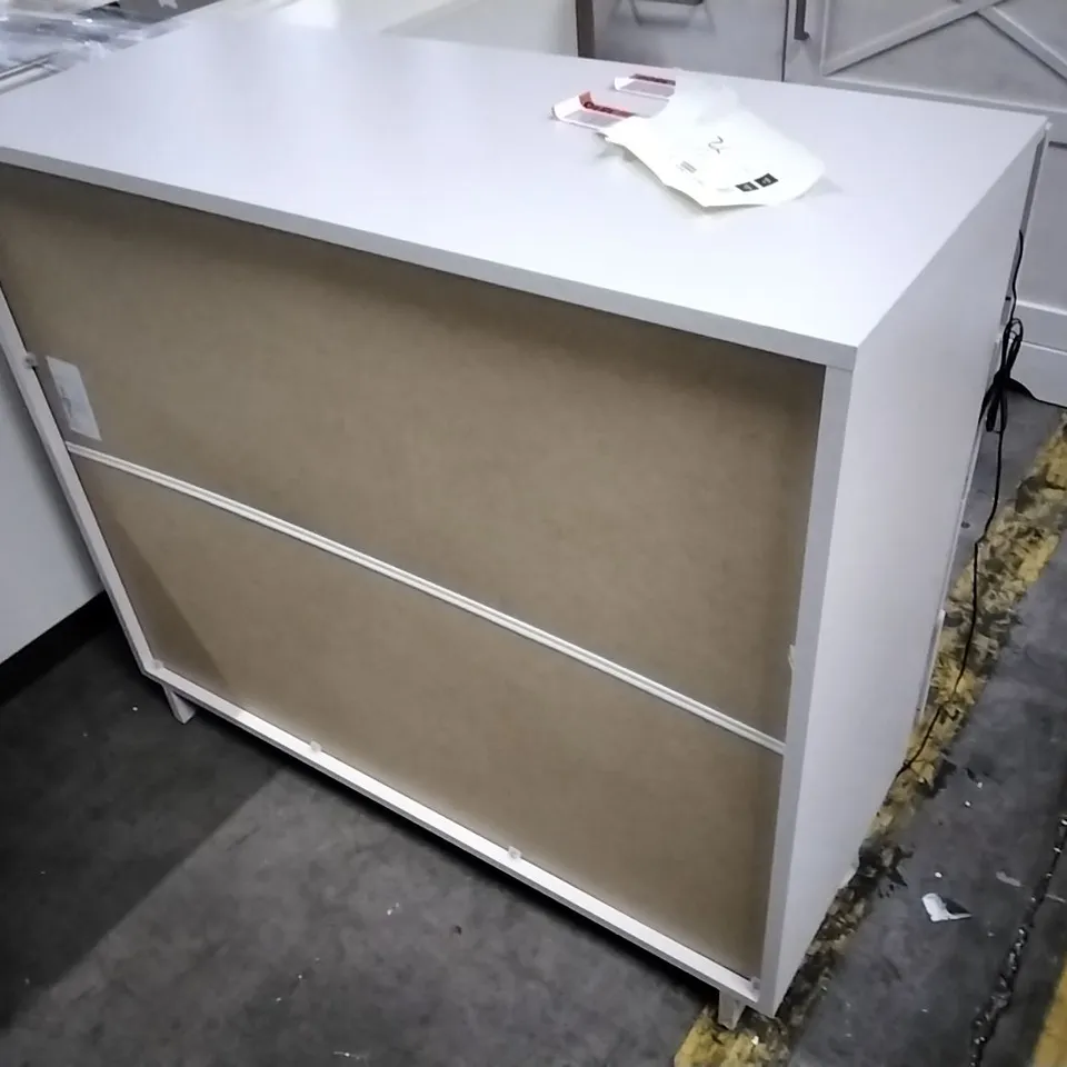 CENECHARL CHEST OF DRAWERS