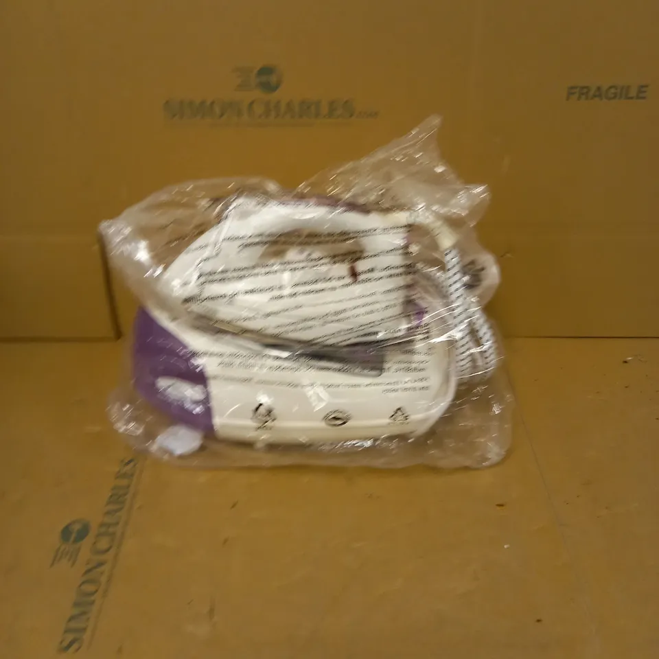 MORPHY RICHARDS JET STEAM GENERATOR IRON 333020 PINK/WHITE