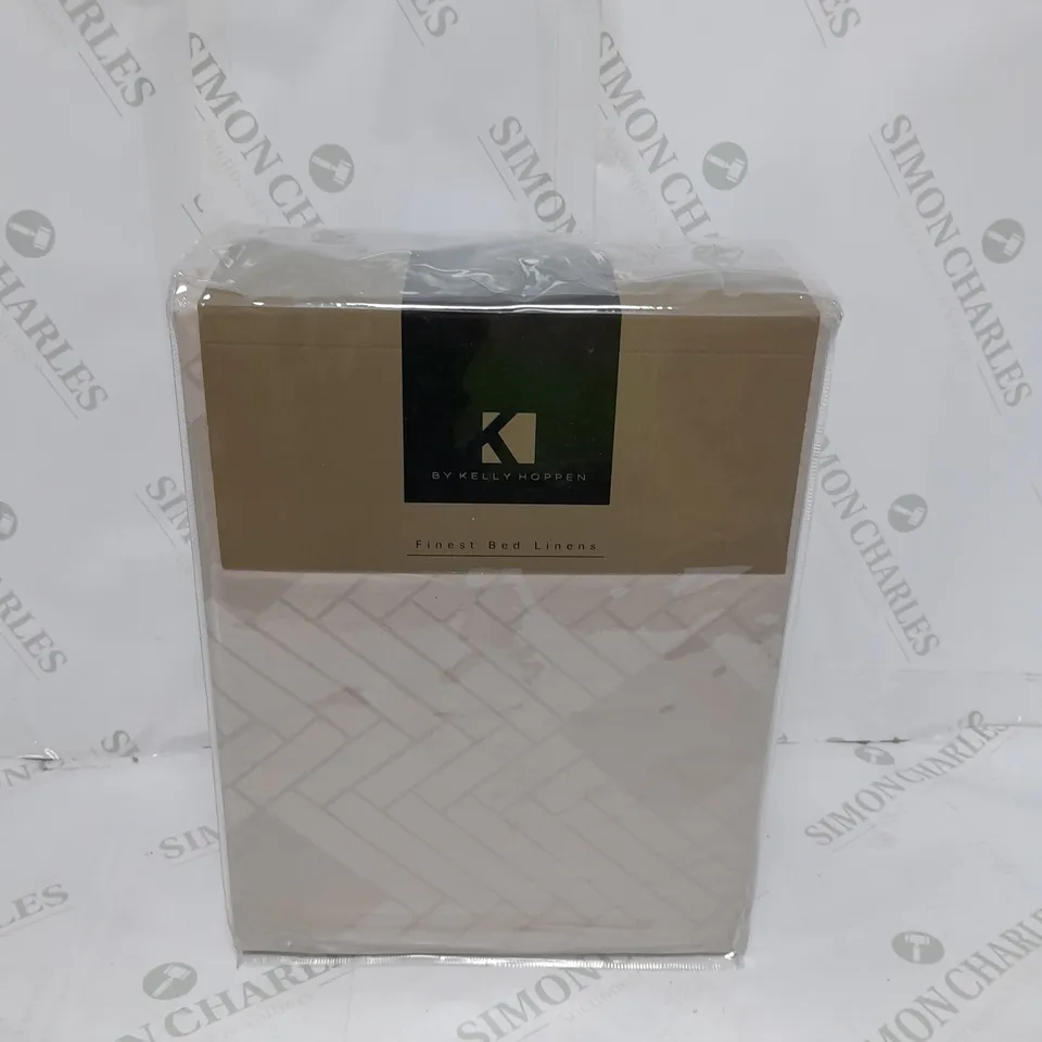 K BY KELLY HOPPEN 100% COTTON JACQUARD DIAMOND DUVET SET - DOUBLE
