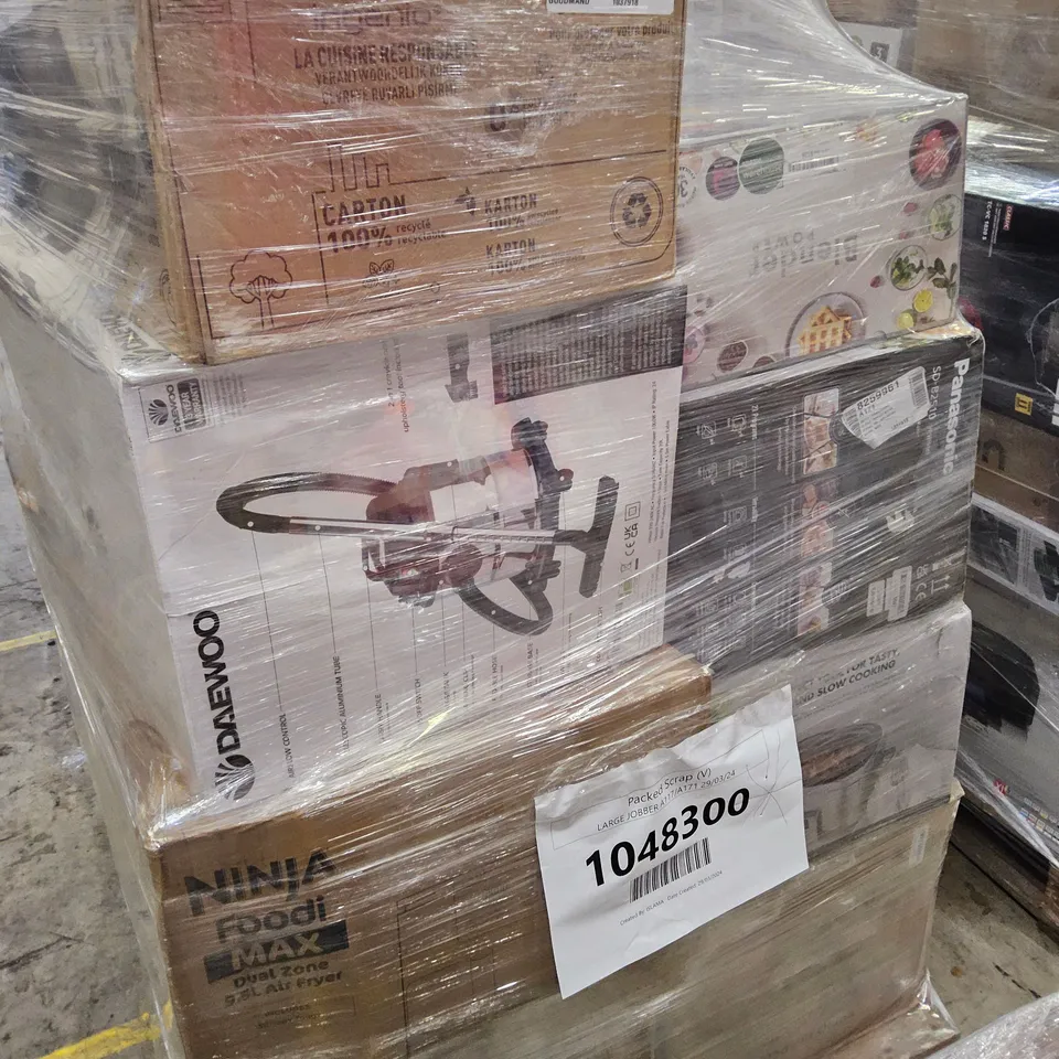 PALLET OF APPROXIMATELY 31 UNPROCESSED RAW RETURN HOUSEHOLD AND ELECTRICAL GOODS TO INCLUDE;