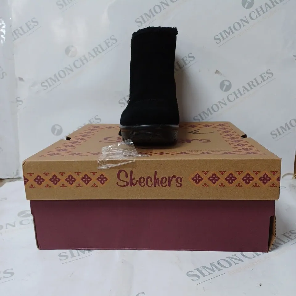 SKECHERS OFF HOURS BLACK WEDGE HEEL ANKLE BOOT SIE 5.5 