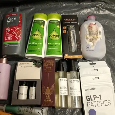 LOT OF APPROXIMATELY 18 ASSORTED HEALTH AND BEAUTY ITEMS TO INCLUDE VOSENE, DOVE AND THE RETREAT