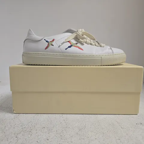 BOXED PAIR OF AXEL ARIGATO CLEAN 90 BIRD SHOES IN WHITE SIZE UK 5
