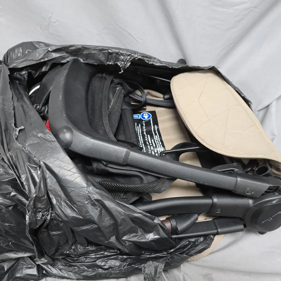 SILVER CROSS PUSHCHAIR 