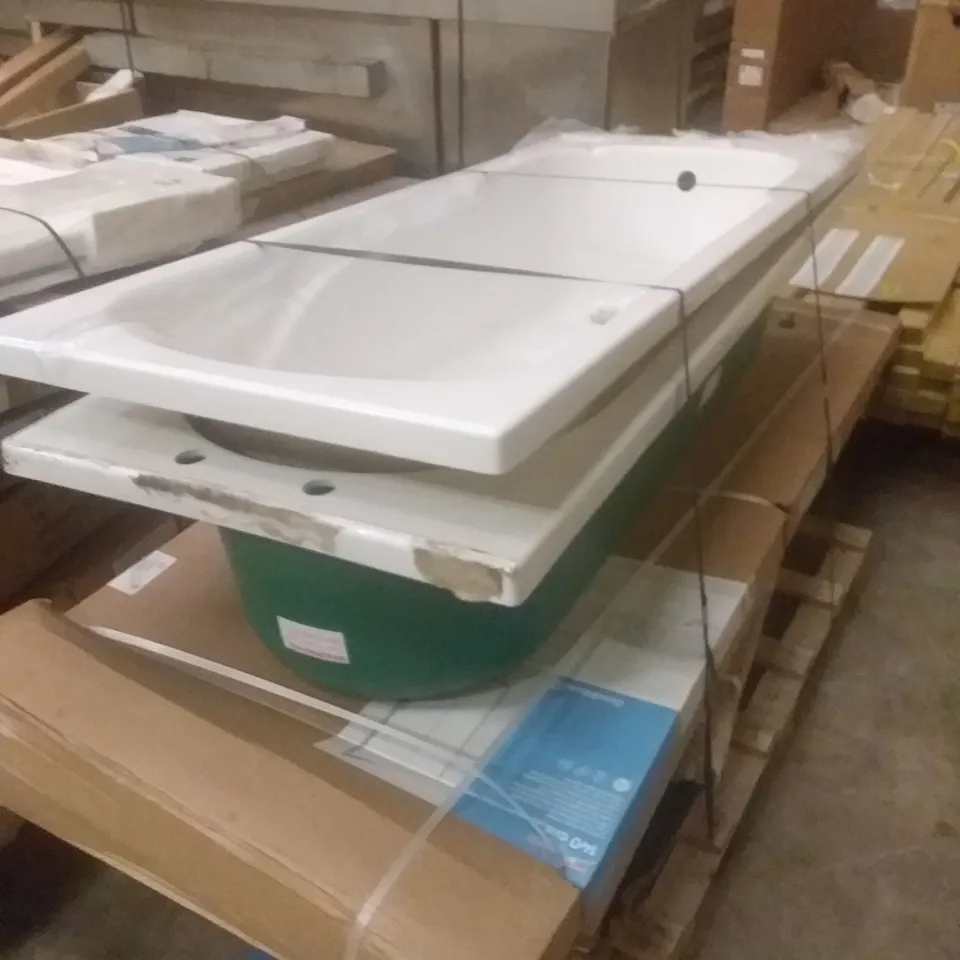 PALLET OF ASSORTED BATHROOM ITEMS INCLUDING, GOODHOME SLIDING DOORS, LIMSKI SLIM SHOWER TRAY AND BATHTUBS