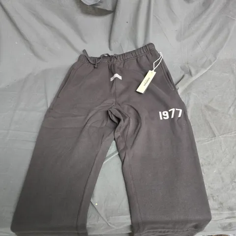 FEAR OF GOD ESSENTIALS SWEATPANTS β GREY β SIZE L