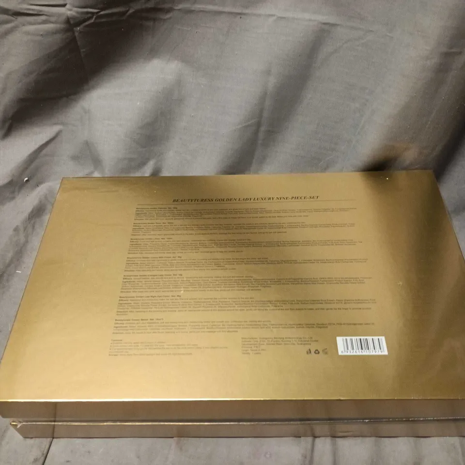 GOLDEN LADY LUXURY NINE-PIECE-SET SEALED