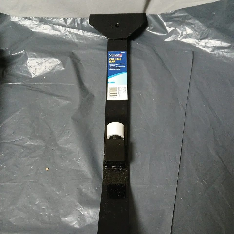 BOX OF APPROXIMATELY 6 VITREX PULLING BAR 