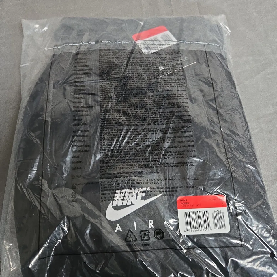 NIKE PANTS SIZE L