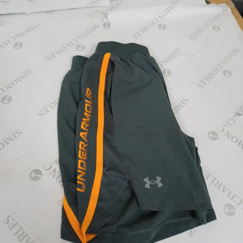 MENS UNDER ARMOUR SHORTS GREY AND ORANGE SIZE MEDIUM