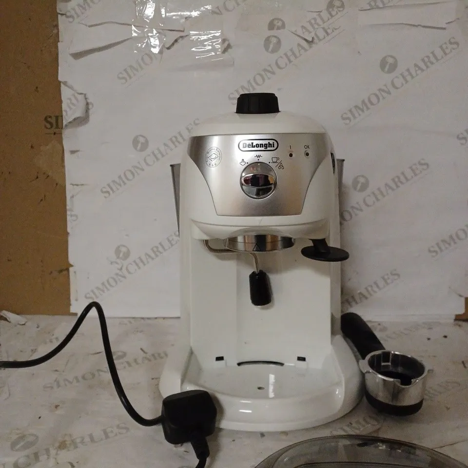 DE'LONGHI TRADITIONAL PUMP ESPRESSO & CAPPUCCINO COFFEE MACHINE