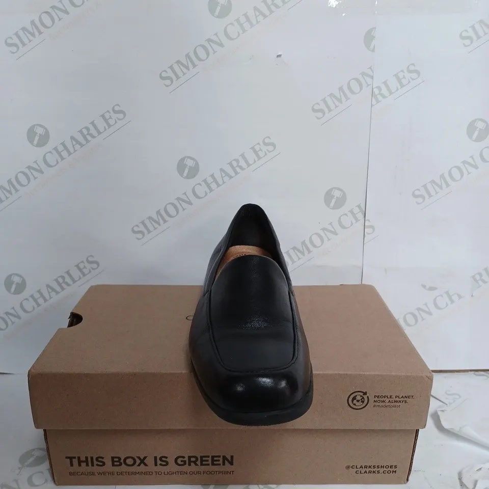 CLARKS GEORGIA BLACK LEATHER SLIP ONS - UK 6 
