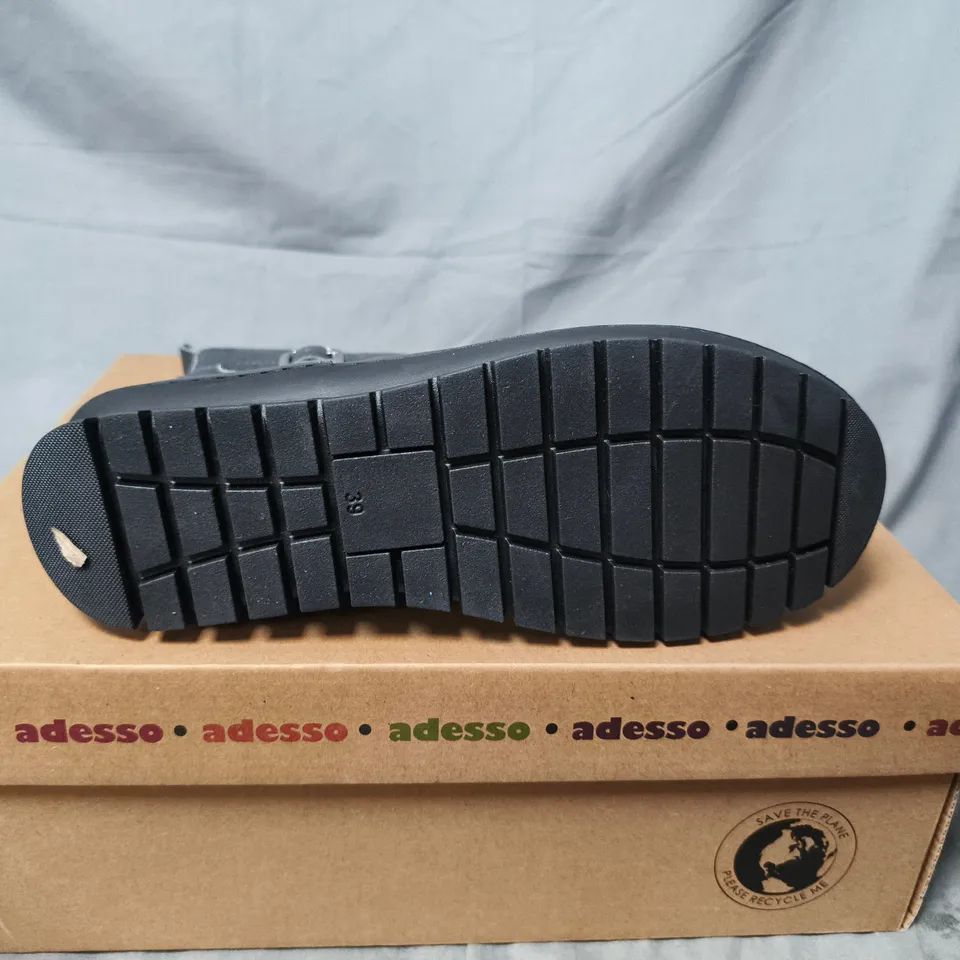 BOXED PAIR OF ADESSO GREY ANKLE BOOTS WITH BUCKLE STRAP – WOMEN'S, SIZE 39