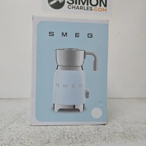 BOXED SMEG MFF11 MILK FROTHER WITH TRITAN RENEW LID - WHITE