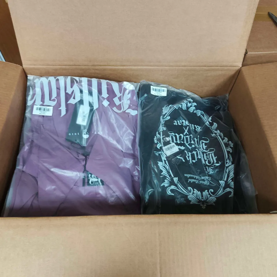 LOT OF APPROXIMATELY 30 BRAND NEW KILLSTAR CLOTHING ITEMS INCLUDES LYICORE DRESSES, ODELINA MAXI DRESSES AND DUSK EMPRESS DRESSES - VARIOUS SIZES
