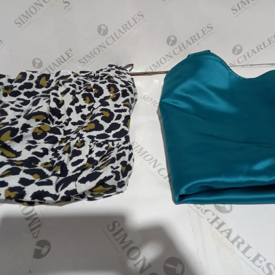 BOX OF 10 CLOTHING ITEMS TO INCLUDE CROP TOP, JEANS, TOPS ETC